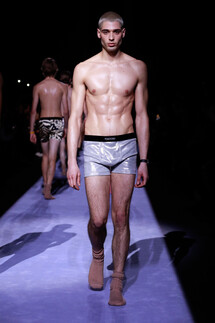 Tom Ford Fall 2018 Menswear  Том Форд осень зима 2018 коллекция Tom Ford TF неделя моды в Нью Йорке Мужские трусы Tom Ford  Mainstyles